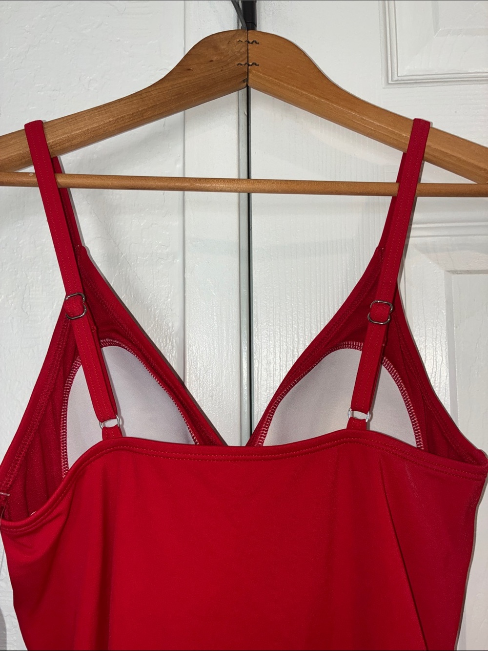 JANTZEN NWT Cherry Red Women’s One-Piece Swimsuit With Adjustable-Straps, Size 8 - Picture 4 of 10